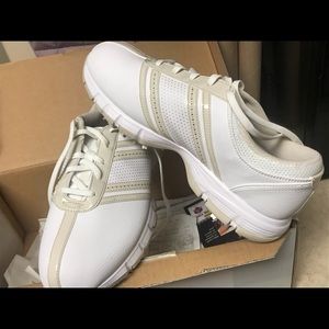 Women’s golf shoes